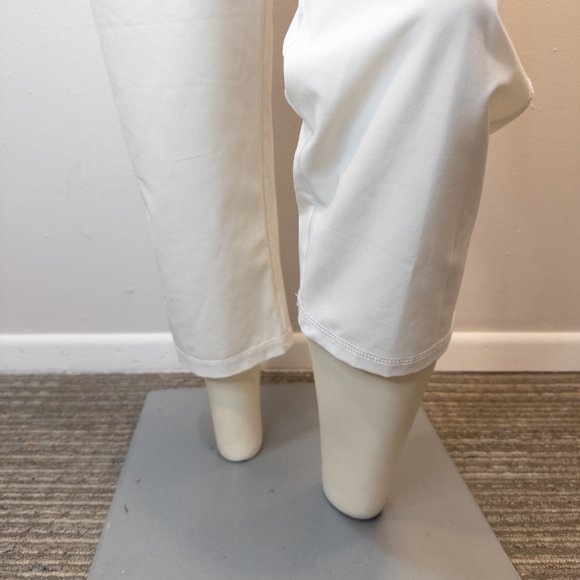 Chicos Womens Size 1 (US 8) Xenergy Pant White Ankle Cropped Pull On Slimming - Picture 7 of 12